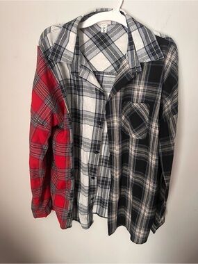 Colorblock Plaid Flannel Button-Up Shirt - Red, White & Black